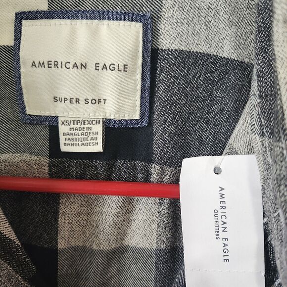 NWT American Eagle Men’s XS Gray Gingham Super Soft Flannel Button Up Shirt - Picture 3 of 8